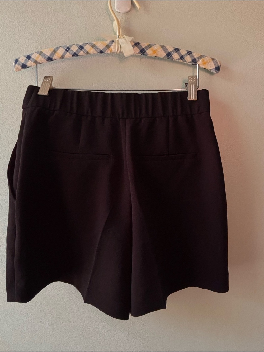 Wilfred Aritzia NWOT High Waisted Black Pleated Suiting Shorts SZ 4 Quiet Luxury - Picture 7 of 9